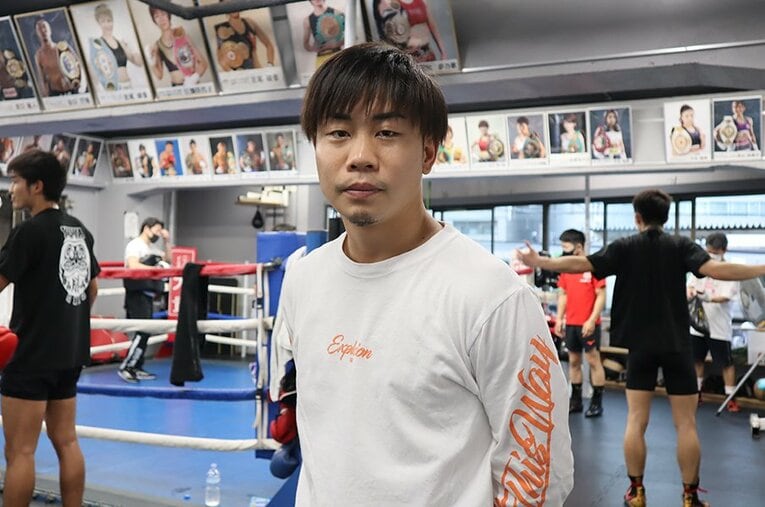 「ボクサーの減量」をテーマに取材に応じたWBO世界ミニマム級王者・谷口将隆（28）。リミットに達した時の姿と見比べると、その過酷さがよくわかる（減量中の写真は記事内でご覧いただけます） ／ photograph by Masayuki Sugizono