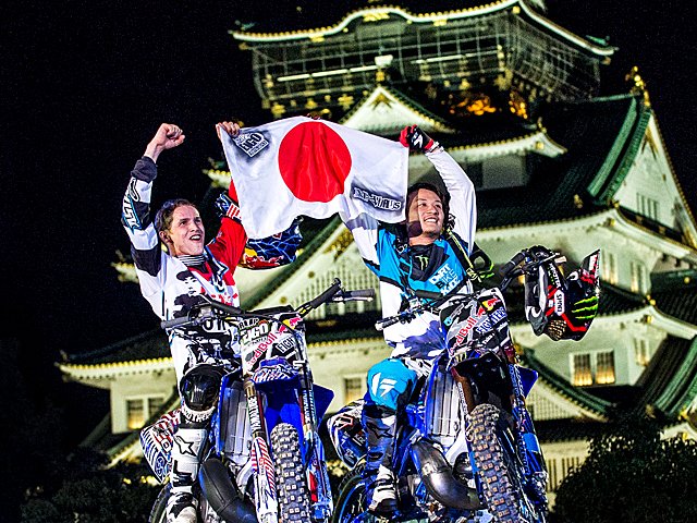 フリースタイルモトクロス天下統一決戦 東野貴行が日本人初優勝の快挙 Red Bull X Fighters Osaka 13 Report モータースポーツ Number Web ナンバー