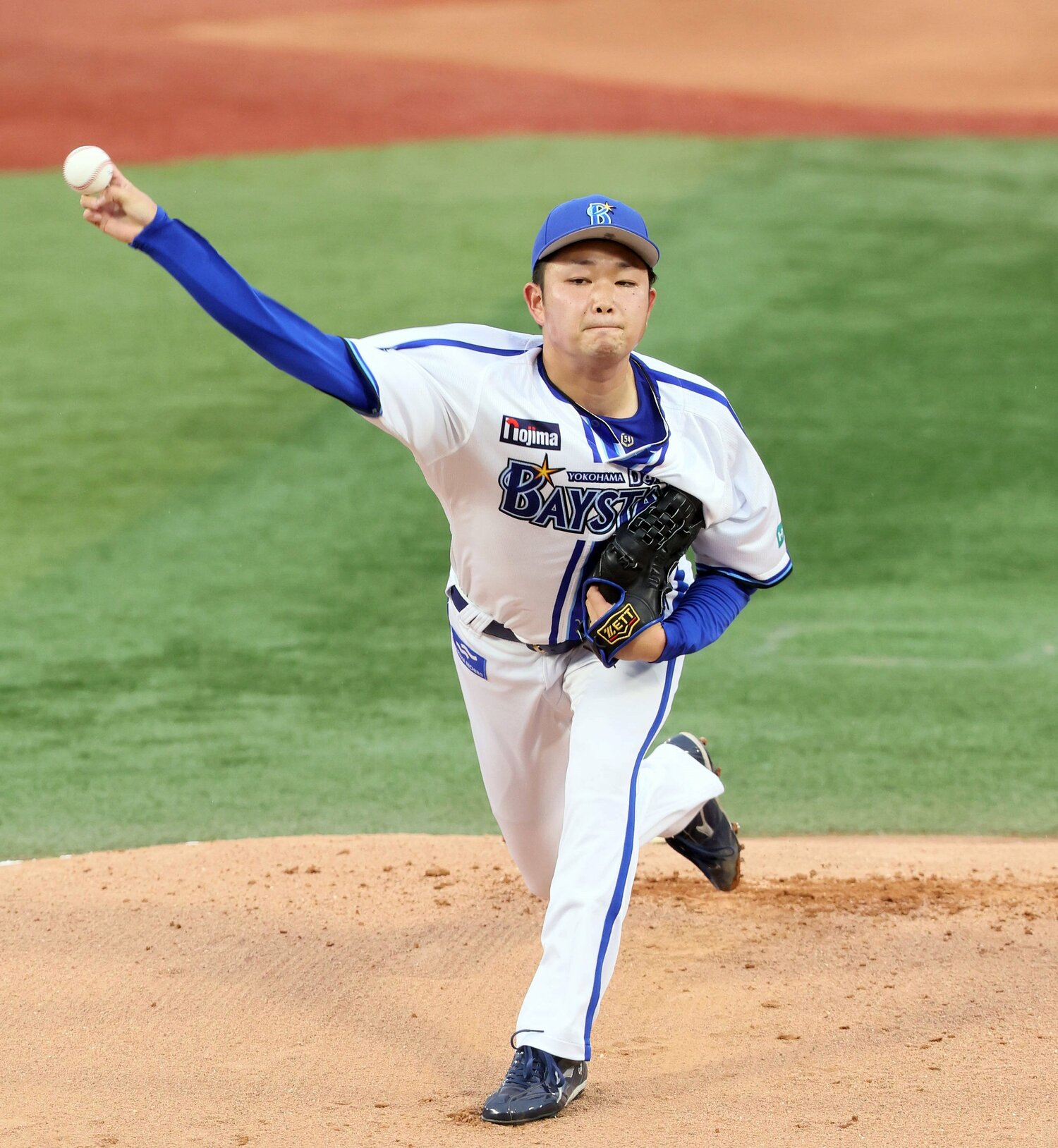 プロ入り後の石田のフォームを見ると、美しいスリークォーターになっているのがわかる　©Sankei Shimbun