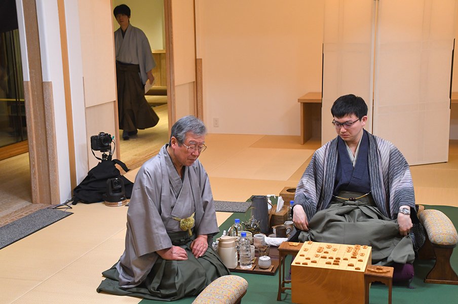2日目対局前の一風景　©日本将棋連盟
