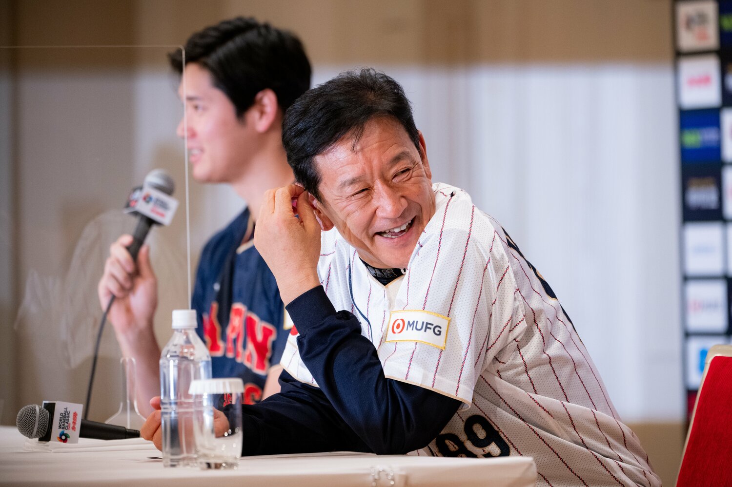 今年1月の会見で、大谷に”ツン”発言に苦笑いを浮かべる栗山英樹監督　©︎Nanae Suzuki