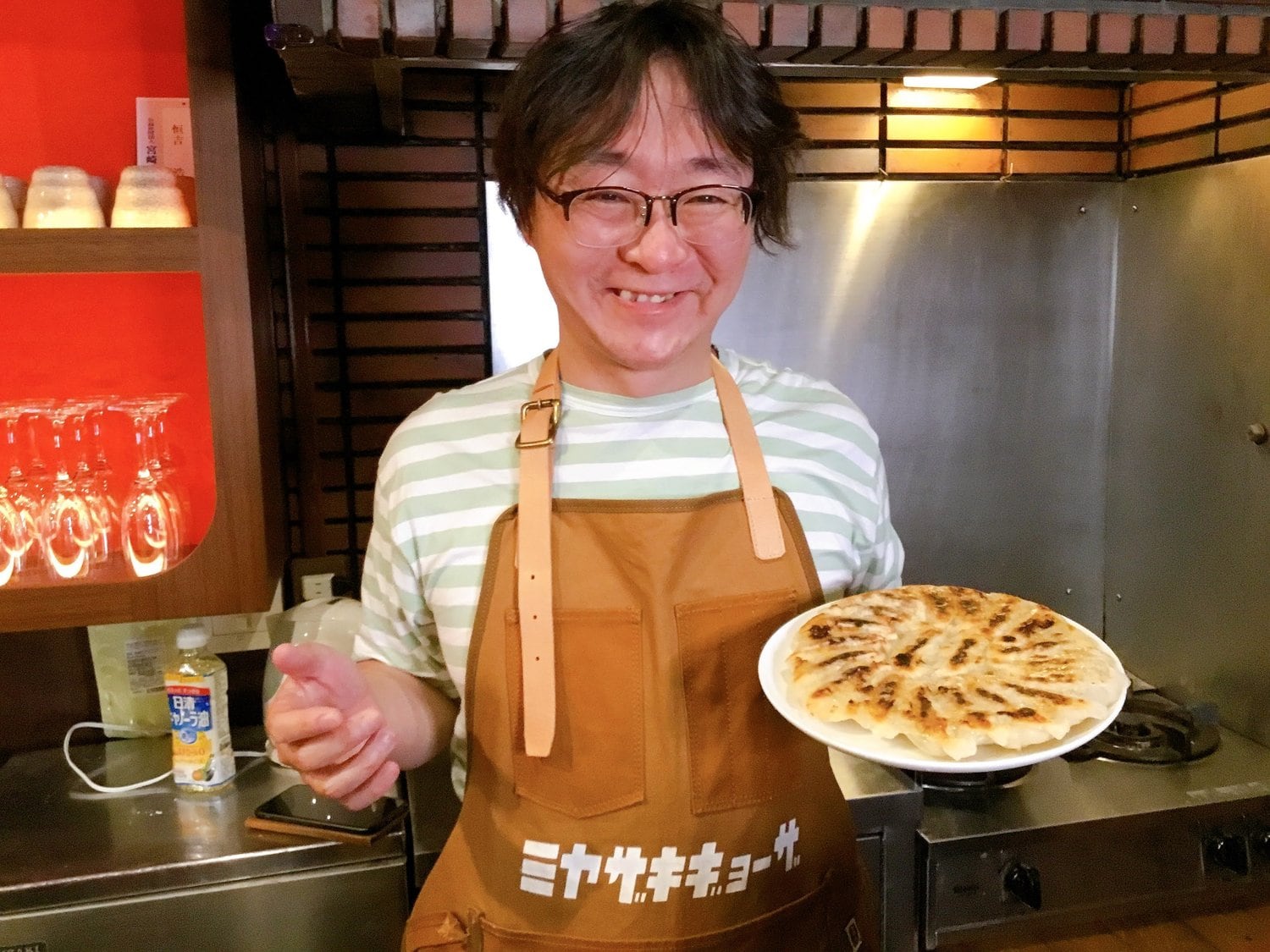 素敵な笑顔で餃子トークを展開する宮崎ギョーザ王子さん(2020年11月撮影/筆者撮影)
