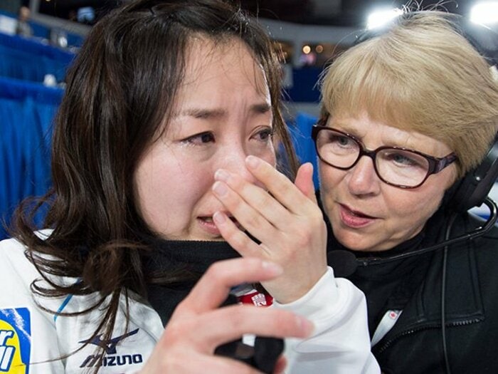 氷の読み、正確性、第1エンド後攻。世界銀のカーリング女子は黄金時代。＜Number Web＞ photograph by AFLO