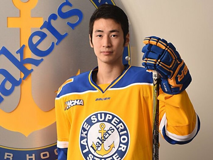 「迷った時は険しい道を選べ」世界最高峰NHLを目指す大学生・三浦優希が続けるアウトプットと描く未来＜Number Web＞ photograph by Lake Superior State University Hockey Team