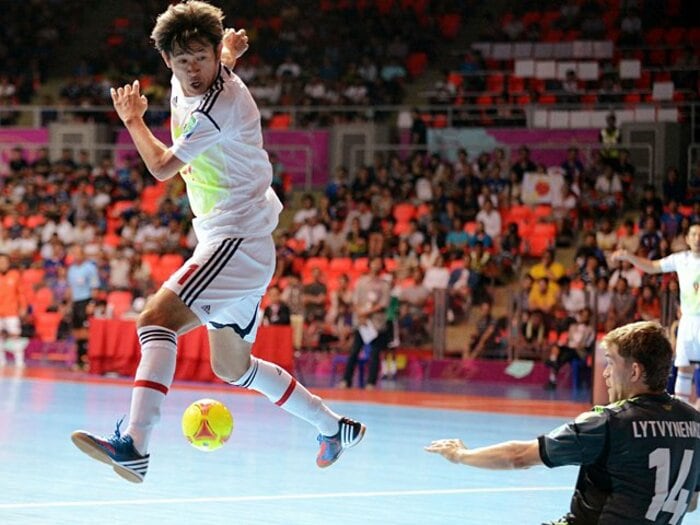 フットサル界に飛び込んだカズが、限られた時間の中で成し遂げたこと。<Number Web> photograph by NIKKAN SPORTS/AFLO