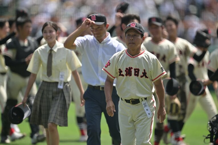 土浦日大をベスト4に導いた小菅勲監督 ©Hideki Sugiyama