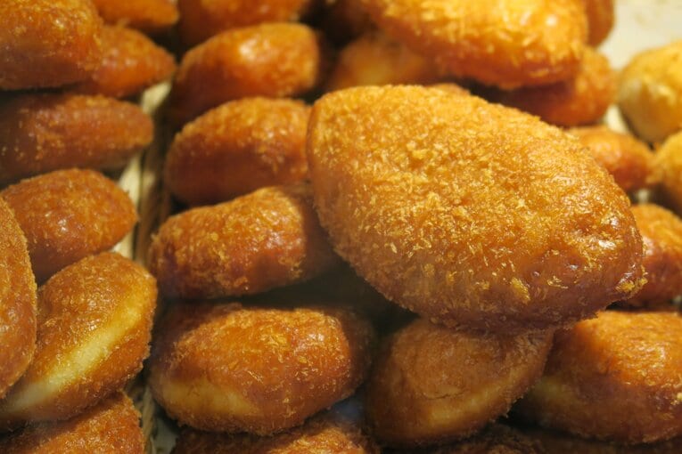 地元のパン屋のバイトで「カレーパンを揚げていた」。今オフ、お店に電話がつながらず、心配しているという　©Getty Images