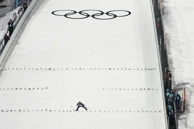 男子ノーマルヒルの2本目、二階堂蓮の大ジャンプ（3枚目／全10枚） ©Tutomu Kishimoto / JMPA