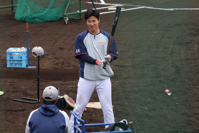 目下はバッティング強化に力を入れる。体重は高校時代から8キロ増　©Fumi Sawai