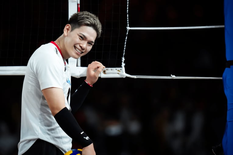 日本代表に欠かせない存在に成長した西田有志（22歳）。重苦しい空気を打破するパワーはパリ五輪でも頼りになるはずだ　©Volleyball World