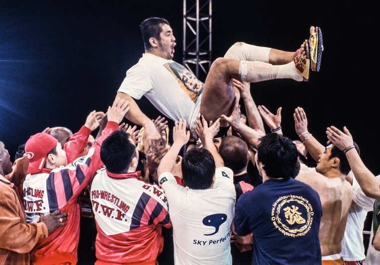 号泣する桜庭和志、高田延彦のハッピーエンド、伝説のミルコvs.ノゲイラ… カメラマンが目撃したMMA東京ドーム大会の衝撃の瞬間(32)