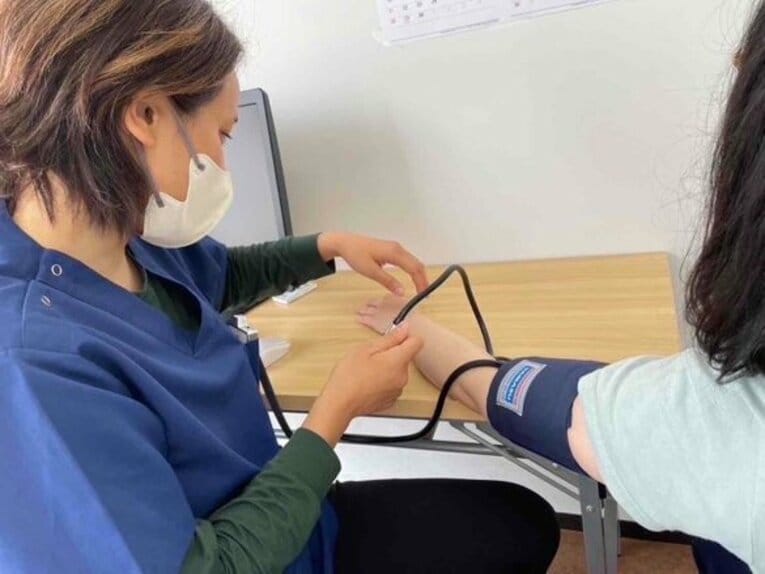 勤務中の様子（本人提供）