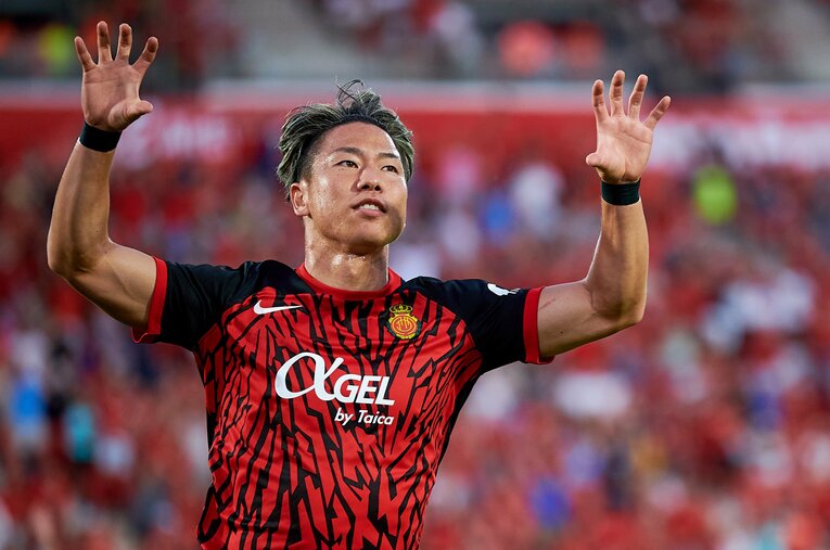 今季からマジョルカに移籍した浅野拓磨（29歳）。王者レアル・マドリーとの開幕戦でジャガーポーズは見られるか ／ photograph by Getty Images