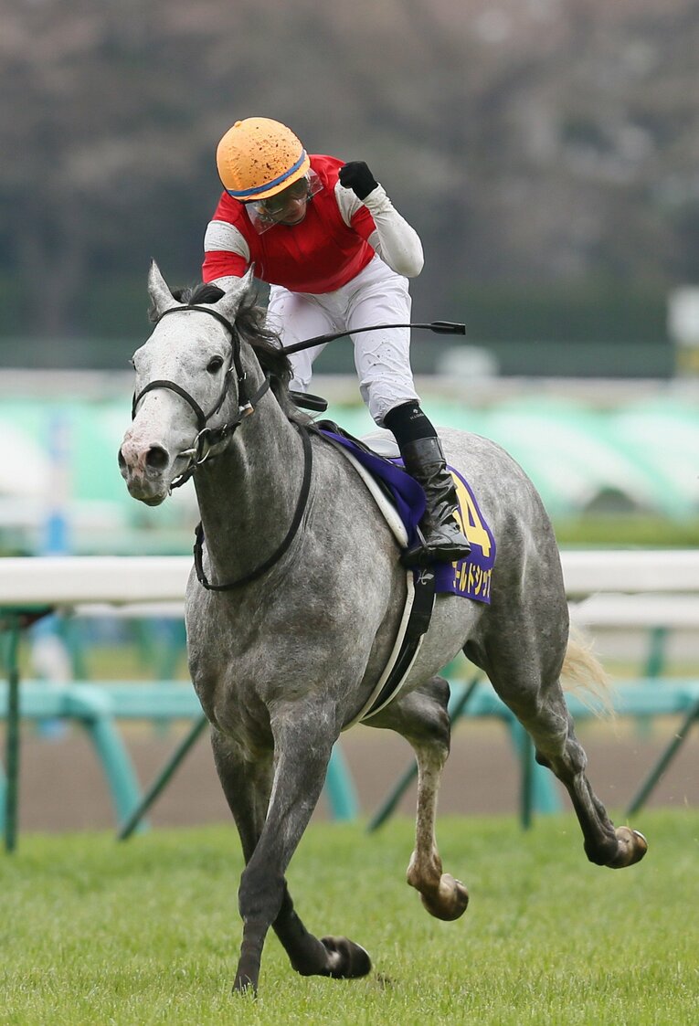 ラスト200mから突き抜けたゴールドシップ　©JIJI PRESS