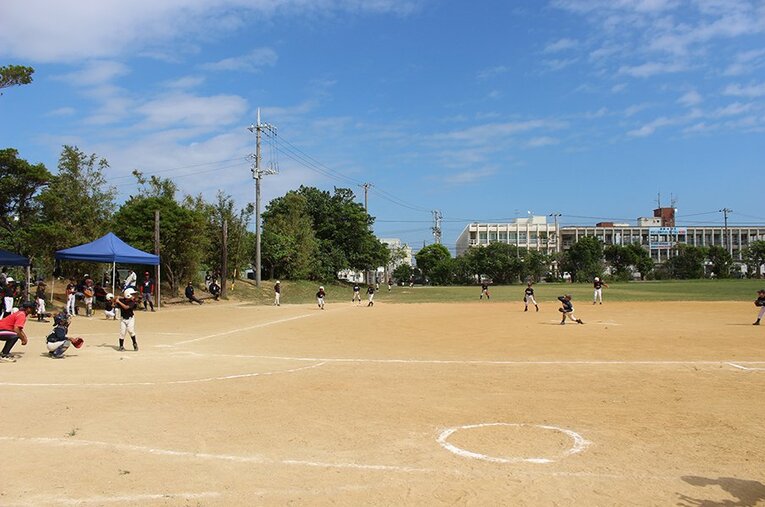 子供たちにとって体格差は大きい。それによって試合に出る機会を失っては、可能性を狭めることになる。 ／ photograph by Yu Takagi