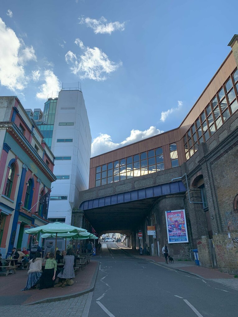 オシャレなブライトンの町並み　©Yoichi Igawa　