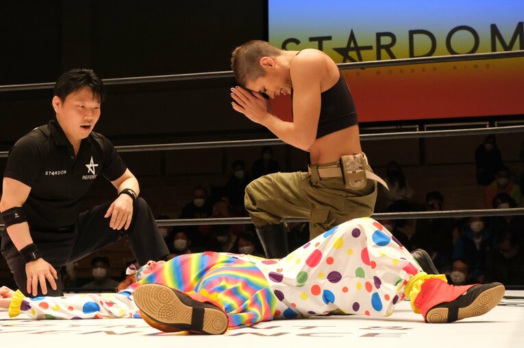 ジュリア「坊主頭」での出直し　元アイドルに敗れバリカン刈りも…悲壮感なき“闘う女”スタイルがカッコよすぎた(12)