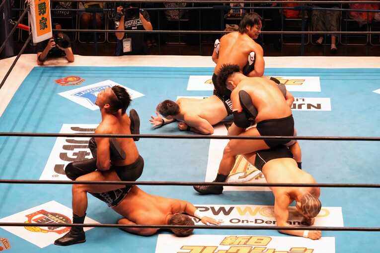 「タナより泣いちゃったと思います」とファンも万感…鈴木みのるが歓喜し、棚橋弘至が涙した“新日本プロレスに声援が戻った日”(13)