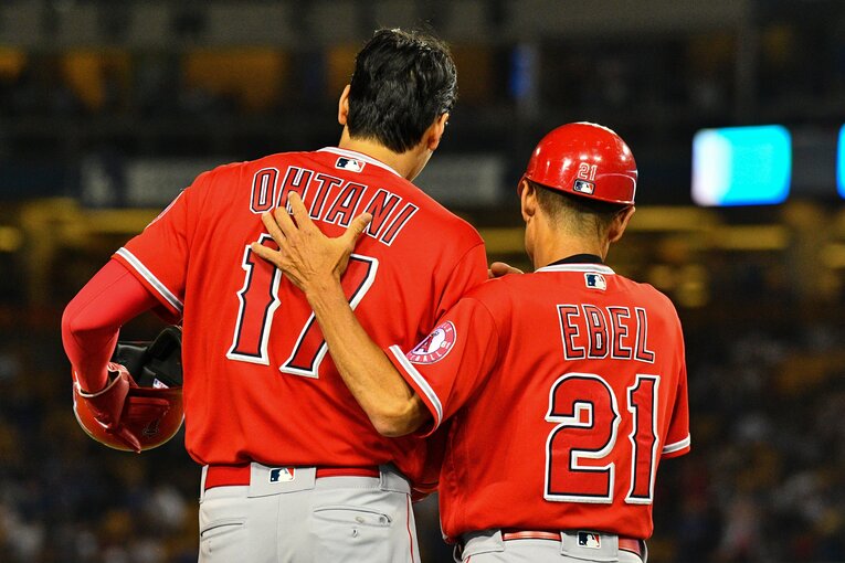 メジャー1年目の大谷を支えたエベルコーチ　©Getty Images