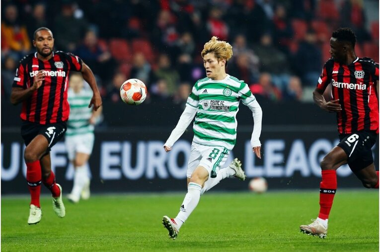 古橋亨梧のスパイクに「日の丸とKyogo」 セルティックでの絶好調ぶりを撮って体感した“スピードと日本代表での期待”(16)