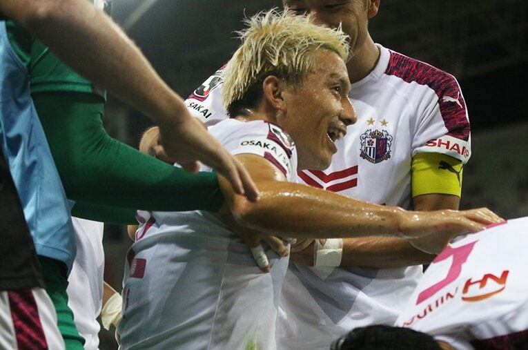 J1第26節浦和戦、緊迫した展開の中で投入され、決勝ゴールを奪った田中亜土夢。昨季苦しんだベテランがACL出場権を狙うチームに大きく貢献した。 ／ photograph by Takahito Ando