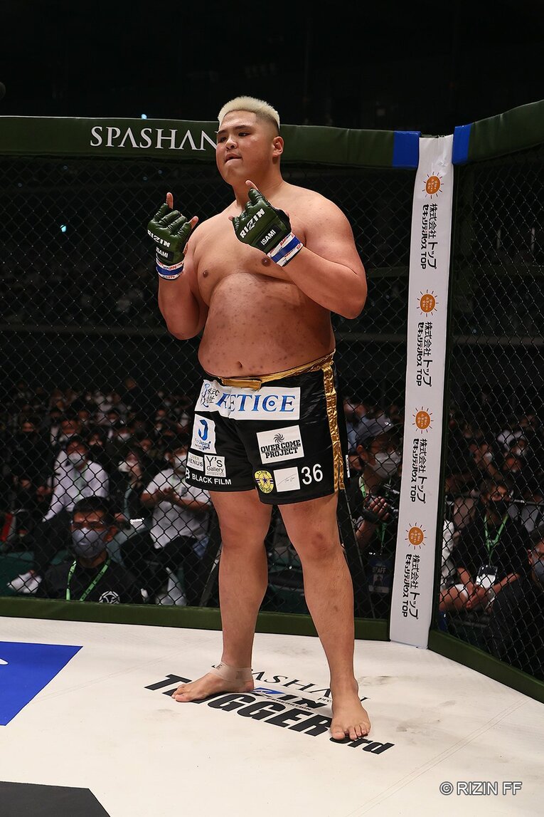 相撲界を懲戒解雇からRIZINへ…貴賢神がデビュー戦完敗でも見せた可能性とは？ 対戦した元警察官ファイターが絶賛した「凄い素質」(40)