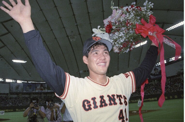 いまから35年前の1989年7月15日、11試合連続完投勝利という偉大なる記録を樹立した巨人・斎藤雅樹 ／ photograph by KYODO