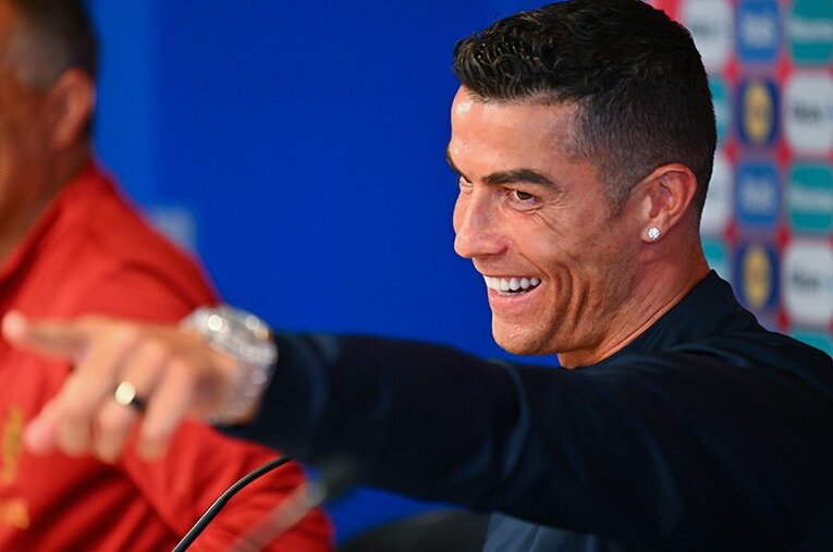 クリスティアーノ・ロナウド。フットボール界の頂点にいた彼が、なぜサウジアラビアに？ ／ photograph by Will Palmer/Allstar,Getty Images