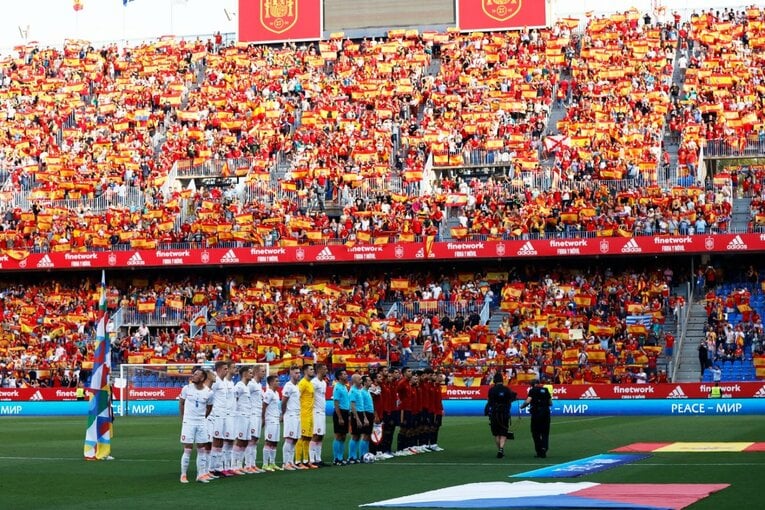 “日本代表が狙うべきスペインの急所”はどこ？ ブスケッツやアセンシオ健在、17歳ガビ急成長で分厚すぎる選手層だが…〈撮影者の証言〉(19)