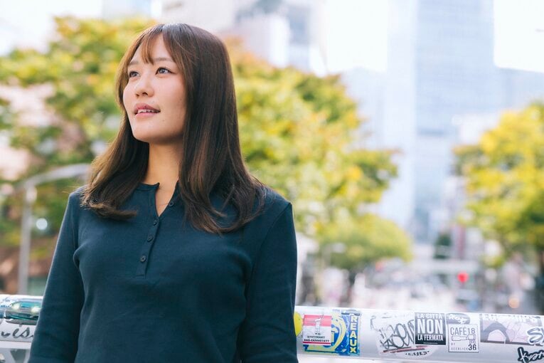 写真集が大反響、人気急上昇のウラで…ビーチバレー“のあまゆ”はなぜ解散したのか？ 菊地真結24歳が打ち明けた「衣笠乃愛との関係性」「日本代表を目指したい」(4)