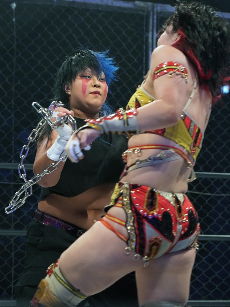 チェーンを持ち出した刀羅ナツコ