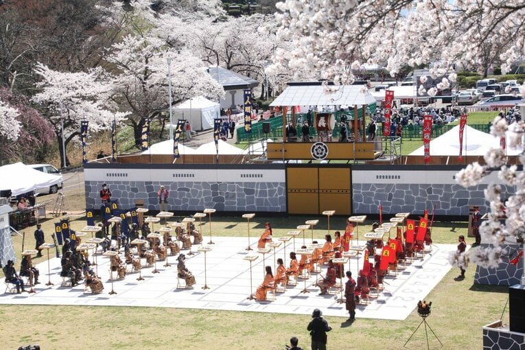 藤井聡太竜王「大変参考になったで“ござる”」初出演した《人間将棋》を現地取材… 観る将マンガ家が超楽しんで描いてみた(64)