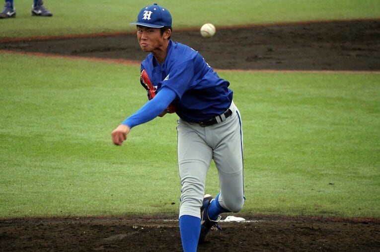 白鴎大の曽谷龍平投手　©PPAB-lab.