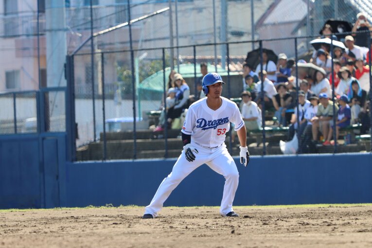 渋川市のクラブを支援する後藤駿太（中日／31歳）　©Takahiro Nagao