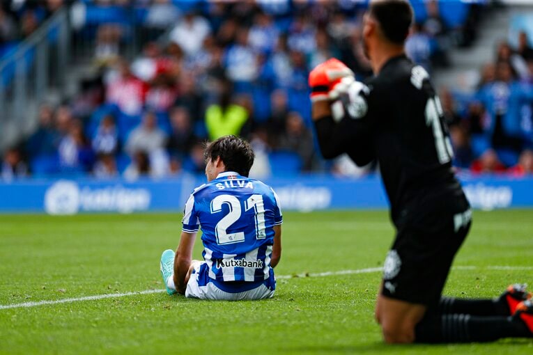 久保建英PK獲得＋シルバに絶妙アシストもドローに落胆　だが翌朝「クボ表紙の新聞」を持った地元のおじさんが…カメラマンは見た(47)