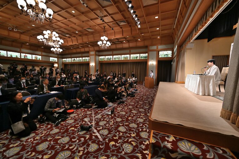 報道陣が集結　©Keiji Ishikawa