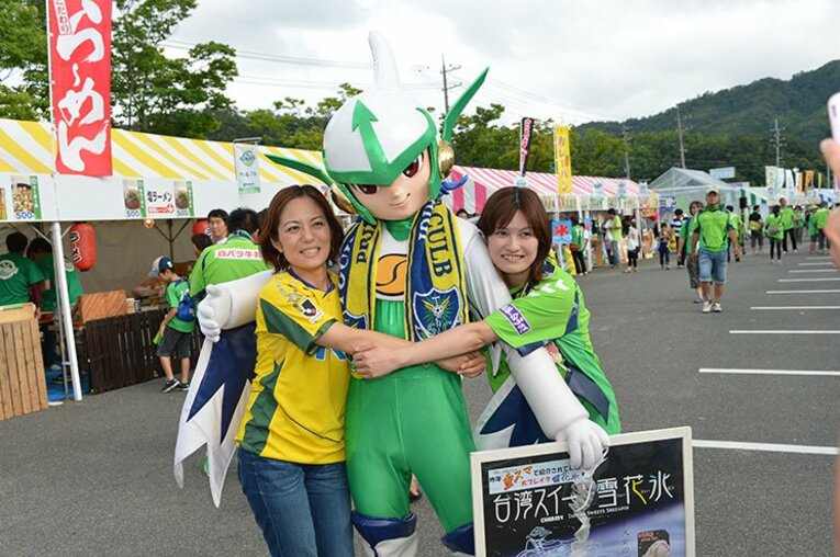 バク宙もスキーもこなすマスコット。J3鳥取ガイナマンの本音訊いてみた。(3)