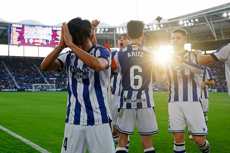 「ふがいないシーズンなので」久保建英が初のヘディング弾後“ファンに謝罪”した背景…不振ソシエダの中で「感覚的には良くなっている」(4)