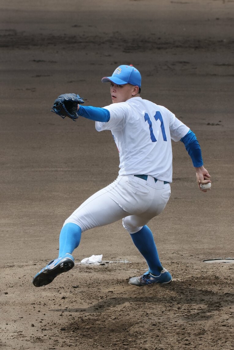 大学ジャパン合宿で見せた中西の投球フォーム　©Shigeki Yamamoto