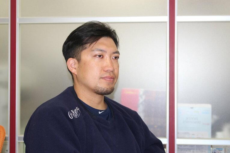 トクサンの相方的な存在として動画に出演するライパチ