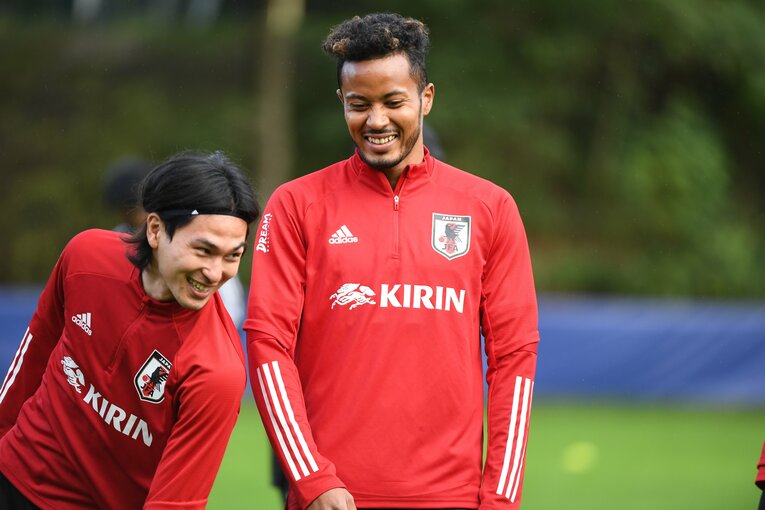 世代別代表や五輪でも共に戦ってきた南野の活躍は刺激になっている　©AFLO