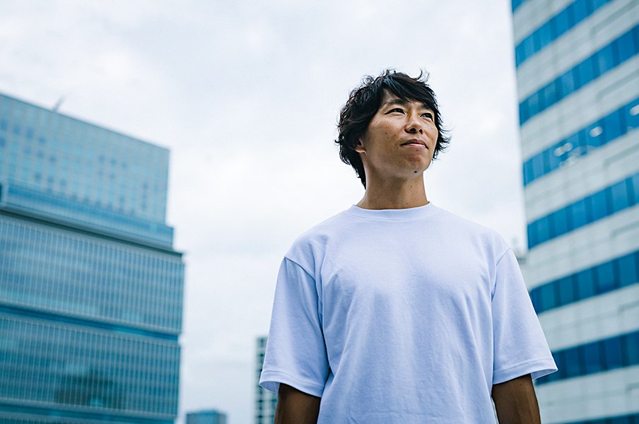 佐藤寿人が“減俸提示”で考えた自分の仕事「フォワード=ストライカー、じゃない」《今、最も気になる選手は?》<Number Web> photograph by Kiichi Matsumoto