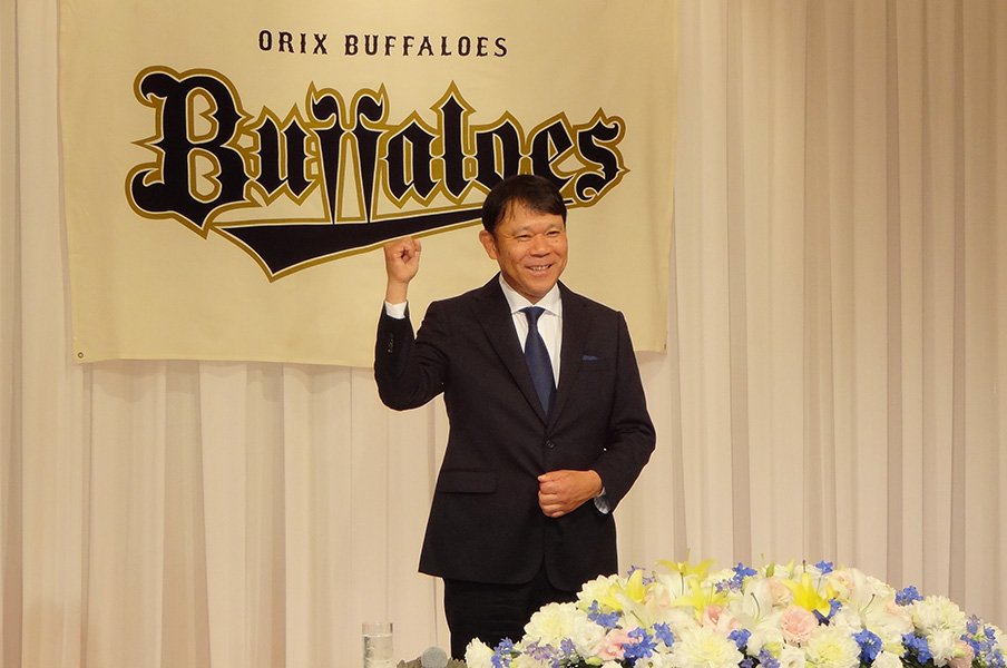 オリ新監督、西村徳文が打ち出す「積極性、アグレッシブ」って?<Number Web> photograph by Noriko Yonemushi