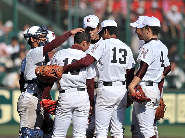 優勝候補が次々消え、ついに常総も。深紅の優勝旗は東北へと渡るのか 