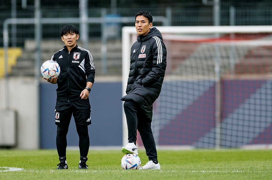 稀有な経験を積み重ねた長谷部の存在が、鎌田にとって大きかったのは間違いない（22年9月撮影）　©Kiichi Matsumoto