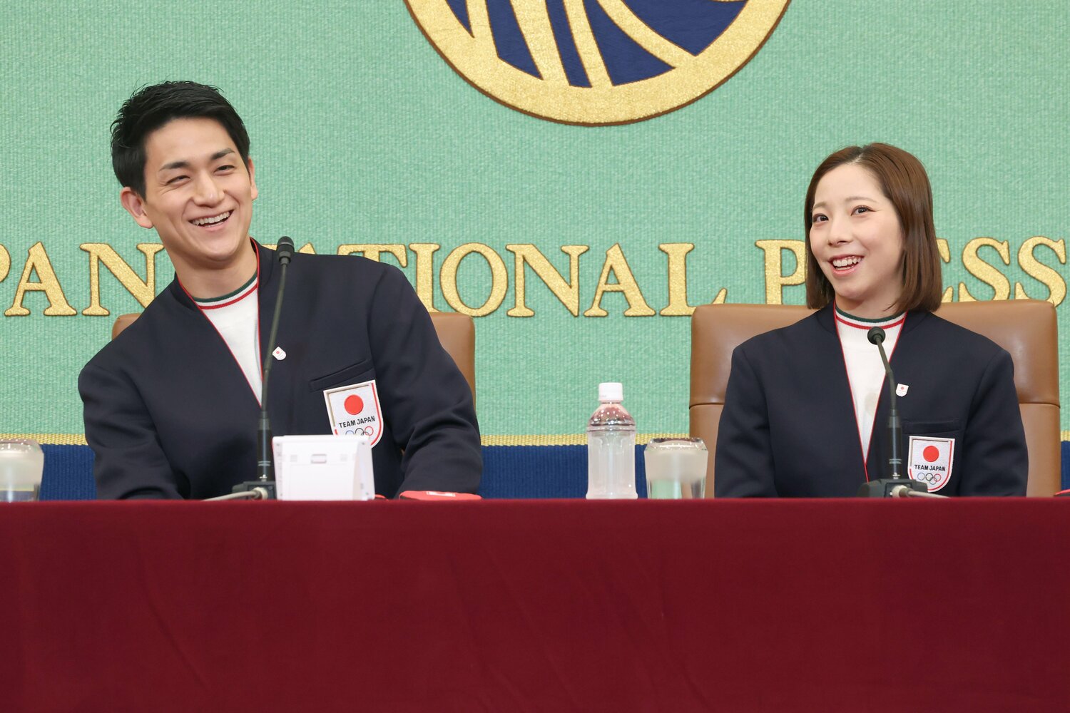 2月25日の会見でも仲の良さが伝わったりくりゅう ©JIJI PRESS