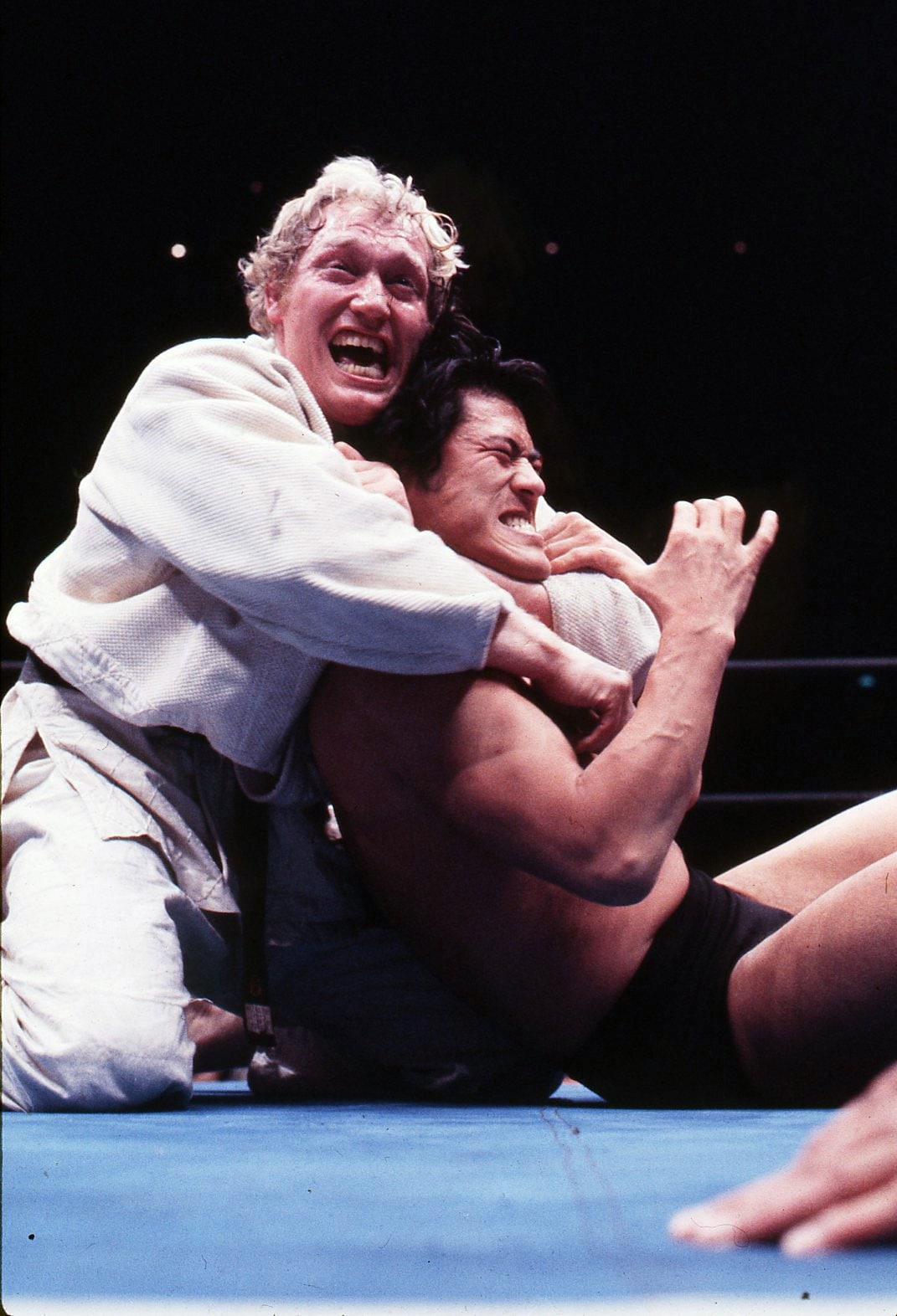 ウィレム・ルスカとアントニオ猪木による「格闘技世界一決定戦」 ©Moritsuna Kimura/AFLO