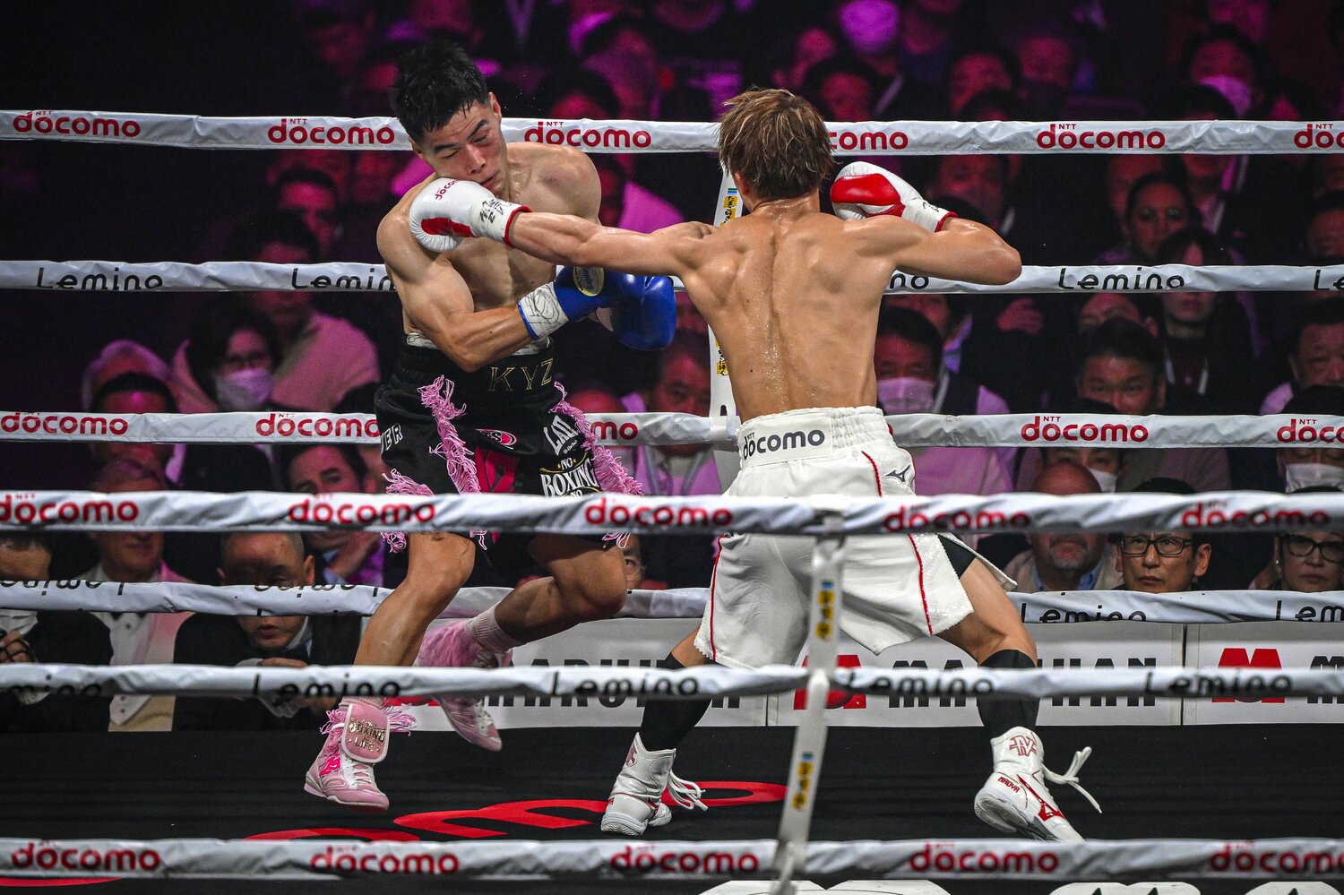 キム・イェジュン戦。背中から肩にかけて筋肉がバキバキに仕上がっている　©Takuya Sugiyama