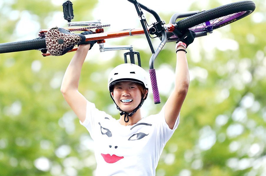 大池水杜は自転車で雄大に跳ぶ。日本女子で唯一W杯に参戦し初優勝！＜Number Web＞ photograph by AFLO