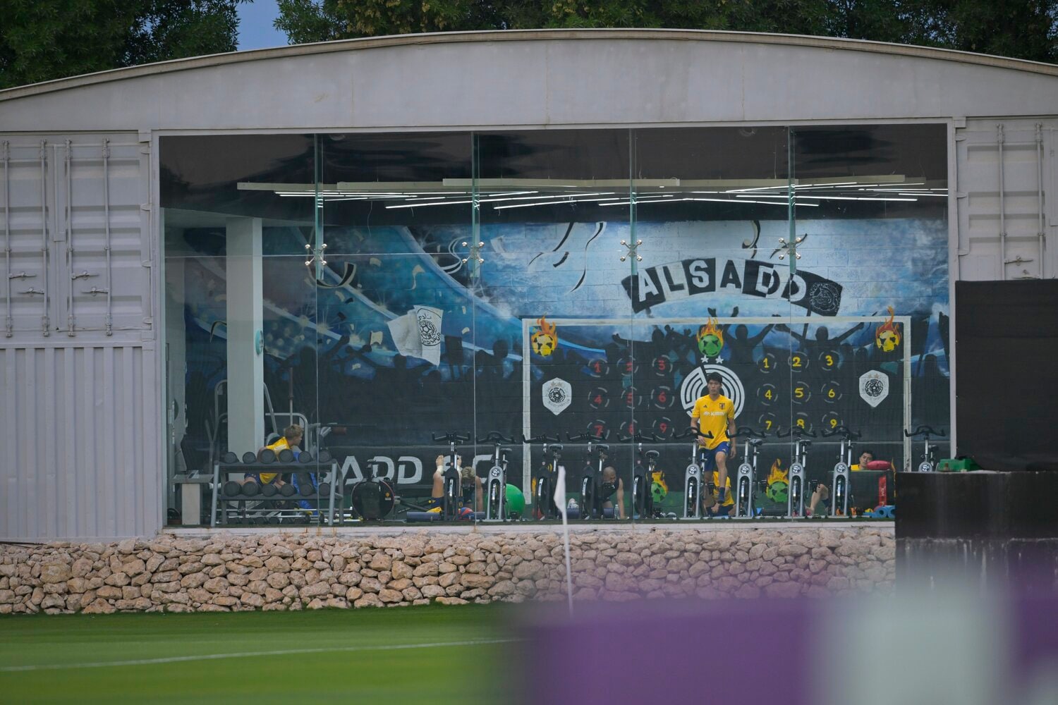 別メニューで調整する冨安　©Koki Nagahama/JMPA